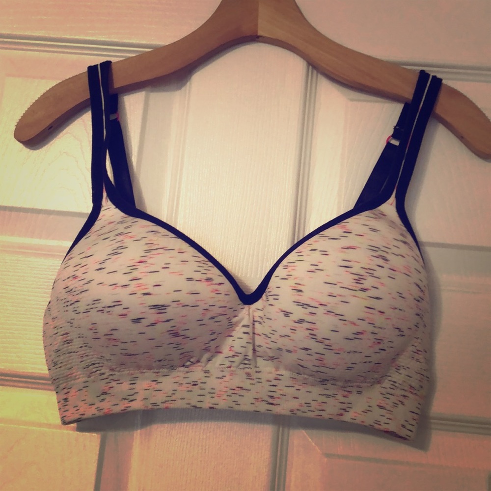Lightly Padded Sport Bra w Adjustable Straps